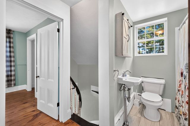 87 River St, Middleboro, MA 02346