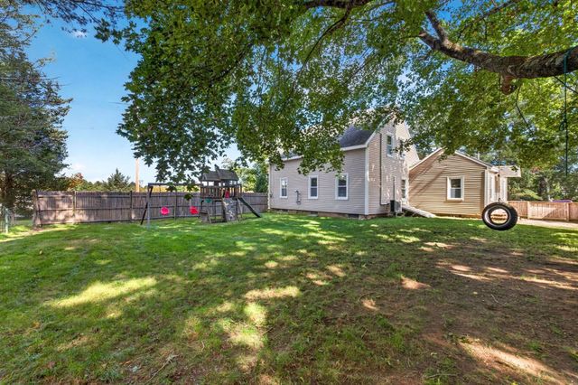 87 River St, Middleboro, MA 02346