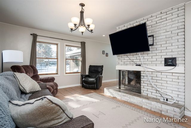 1301 Waukazoo Street, Hastings, MI 49058