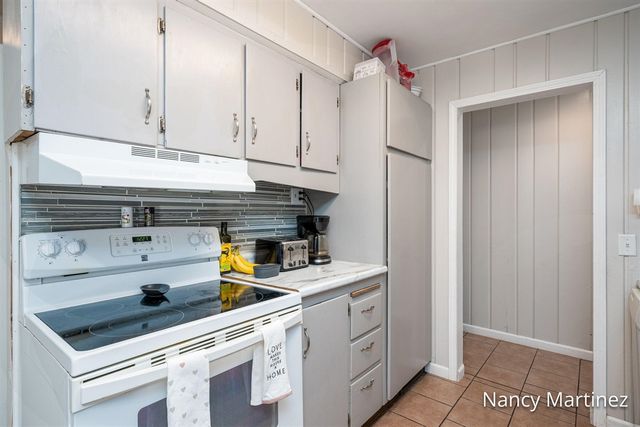 1301 Waukazoo Street, Hastings, MI 49058