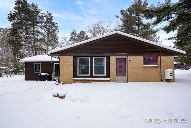 1301 Waukazoo Street, Hastings, MI 49058