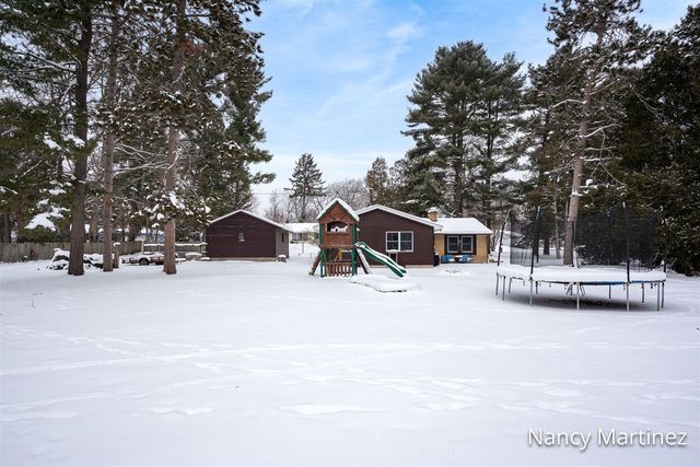 1301 Waukazoo Street, Hastings, MI 49058