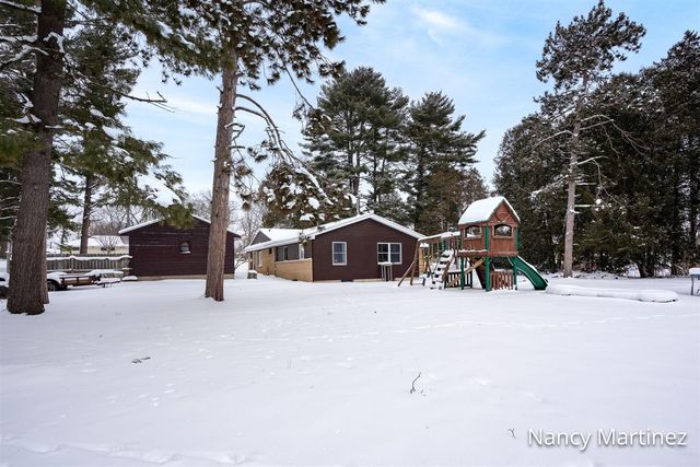 1301 Waukazoo Street, Hastings, MI 49058