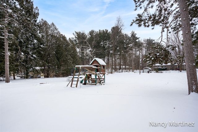 1301 Waukazoo Street, Hastings, MI 49058