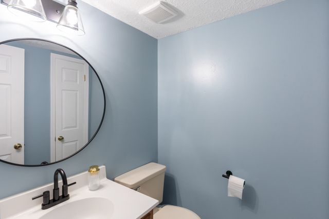 8 Rolling Meadows Dr, Goodlettsville, TN 37072