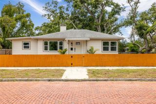 260 46TH STREET N, St Petersburg, FL 33713