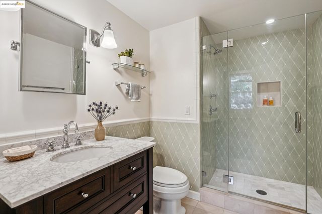 541 Vistamont Ave, Berkeley, CA 94708