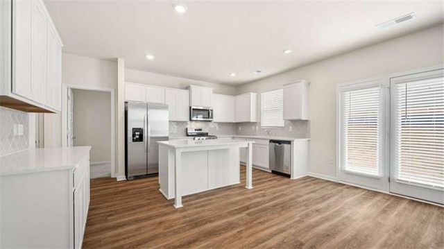 805 Pelham Way, Locust Grove, GA 30248