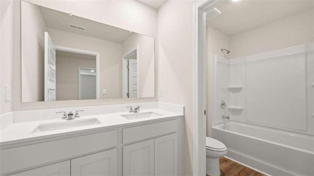 805 Pelham Way, Locust Grove, GA 30248