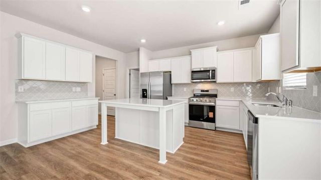 805 Pelham Way, Locust Grove, GA 30248