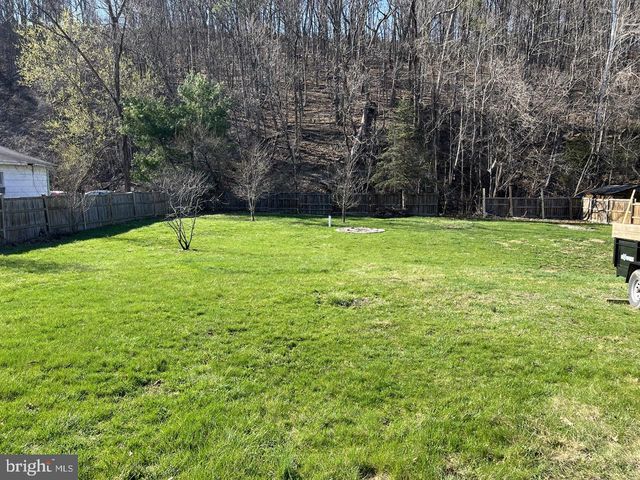 1194 JENKINS RUN RD, Moorefield, WV 26836