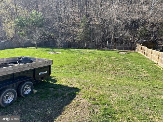 1194 JENKINS RUN RD, Moorefield, WV 26836