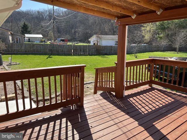 1194 JENKINS RUN RD, Moorefield, WV 26836