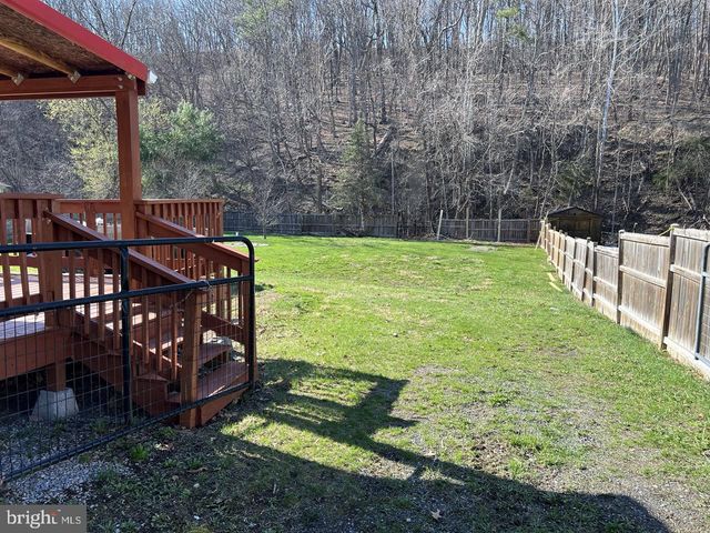 1194 JENKINS RUN RD, Moorefield, WV 26836