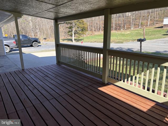 1194 JENKINS RUN RD, Moorefield, WV 26836