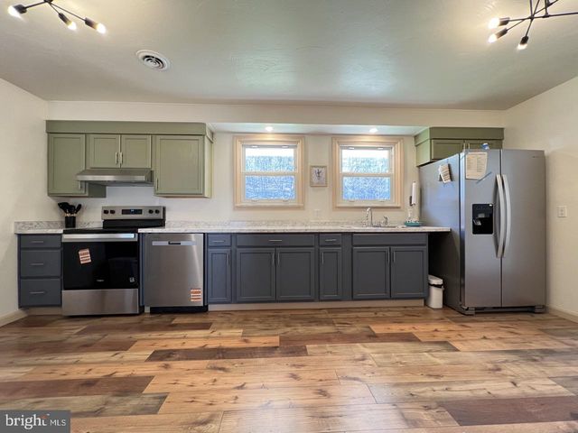 1194 JENKINS RUN RD, Moorefield, WV 26836