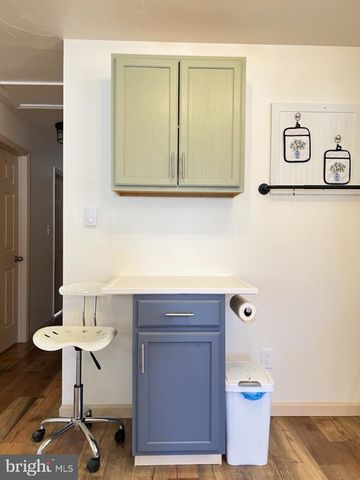 1194 JENKINS RUN RD, Moorefield, WV 26836