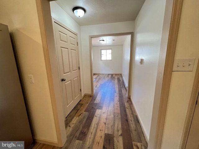 1194 JENKINS RUN RD, Moorefield, WV 26836