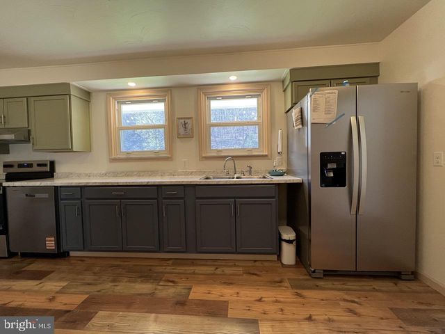 1194 JENKINS RUN RD, Moorefield, WV 26836