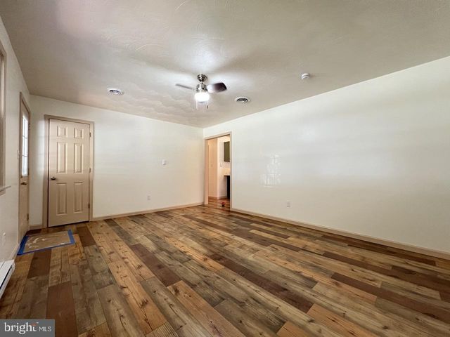 1194 JENKINS RUN RD, Moorefield, WV 26836