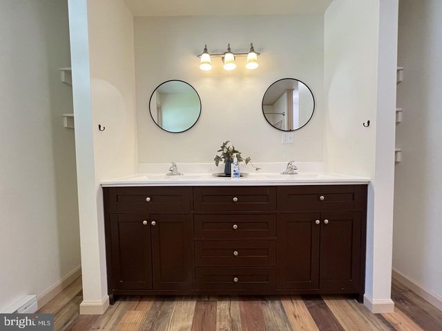 1194 JENKINS RUN RD, Moorefield, WV 26836