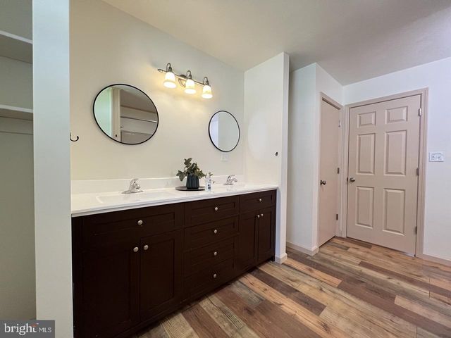 1194 JENKINS RUN RD, Moorefield, WV 26836