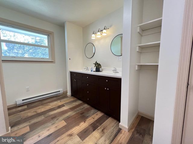 1194 JENKINS RUN RD, Moorefield, WV 26836