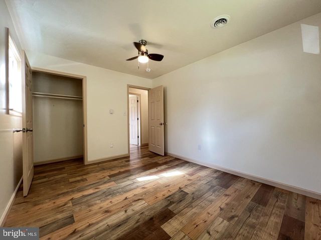 1194 JENKINS RUN RD, Moorefield, WV 26836