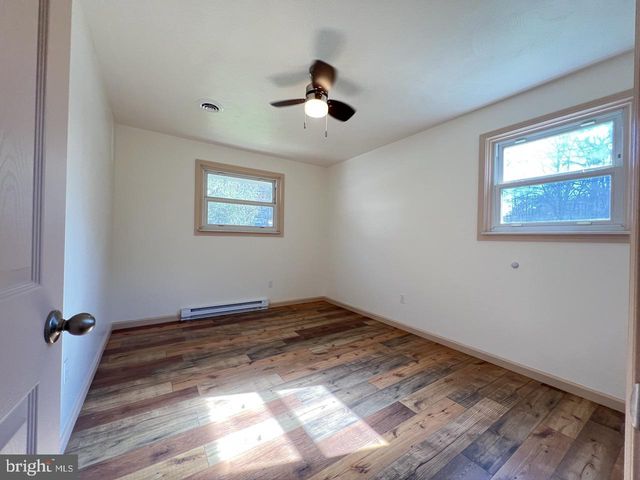 1194 JENKINS RUN RD, Moorefield, WV 26836