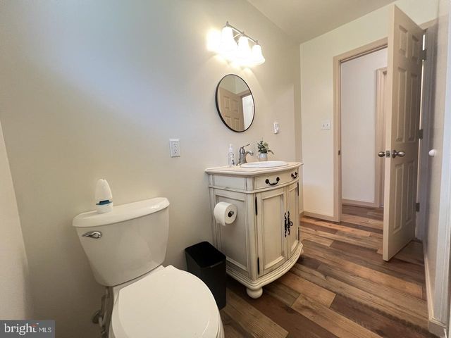 1194 JENKINS RUN RD, Moorefield, WV 26836