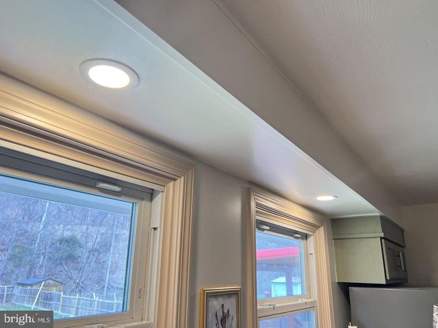 1194 JENKINS RUN RD, Moorefield, WV 26836