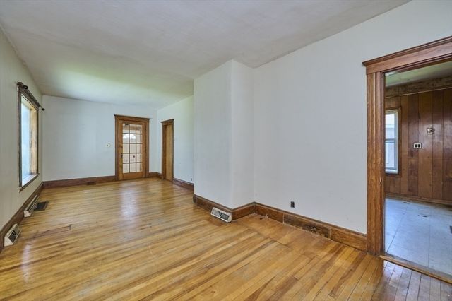 15 Moray St, Lynn, MA 01904