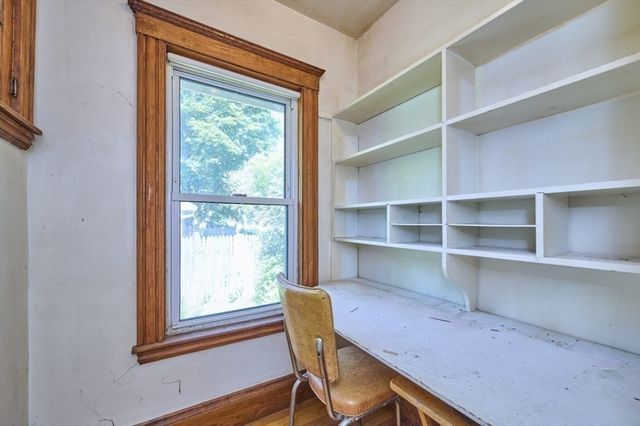 15 Moray St, Lynn, MA 01904