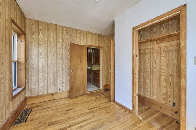 15 Moray St, Lynn, MA 01904
