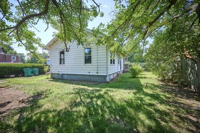 15 Moray St, Lynn, MA 01904