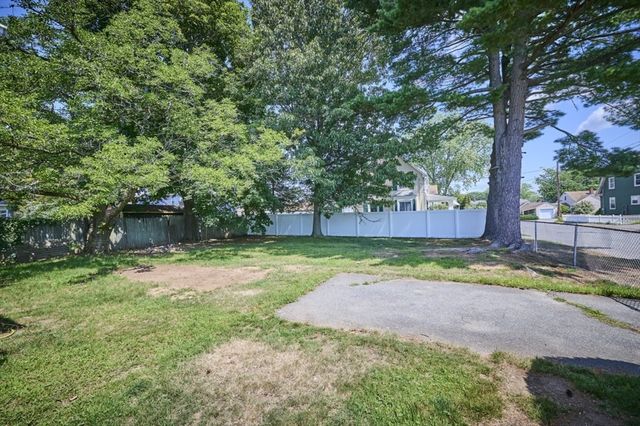 15 Moray St, Lynn, MA 01904