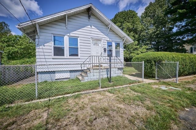 15 Moray St, Lynn, MA 01904