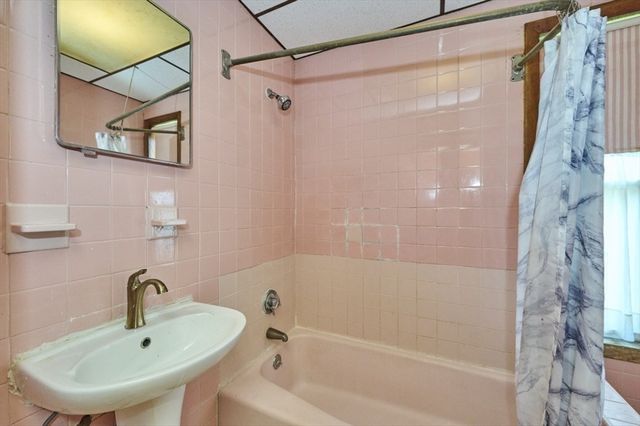 15 Moray St, Lynn, MA 01904