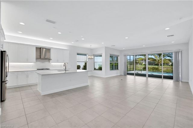 12261 Windamere TRL, Naples, FL 34120
