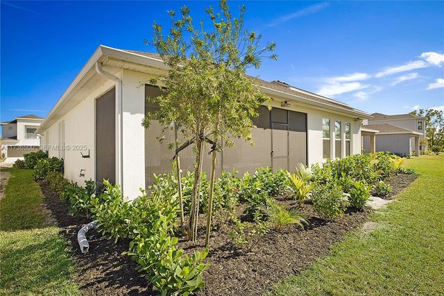 545 SE Ranch Oak Circle, Port St Lucie, FL 34953