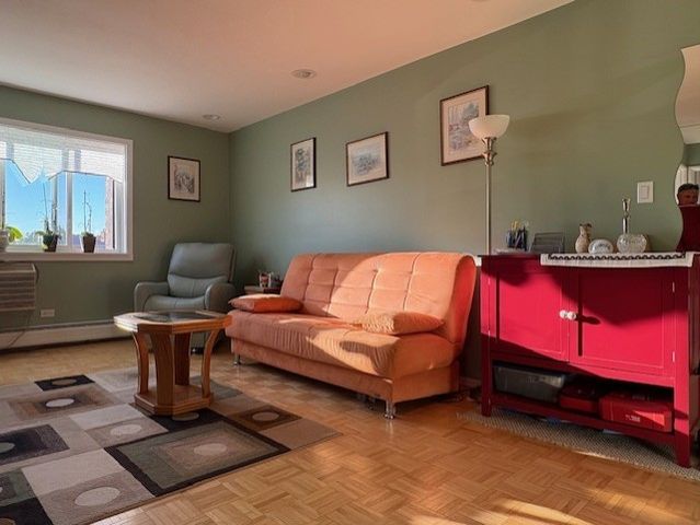 4623 N CHESTER Avenue 105, Chicago, IL 60656