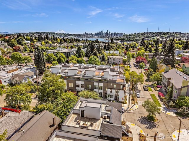 4464 Midvale Avenue N, Seattle, WA 98103