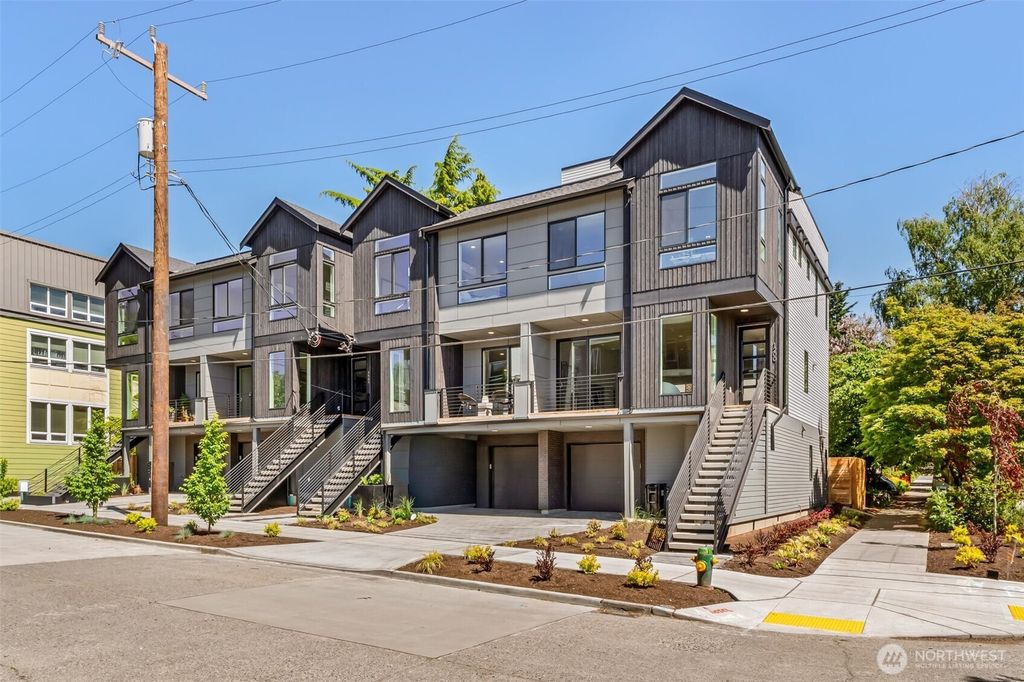 4464 Midvale Avenue N, Seattle, WA 98103