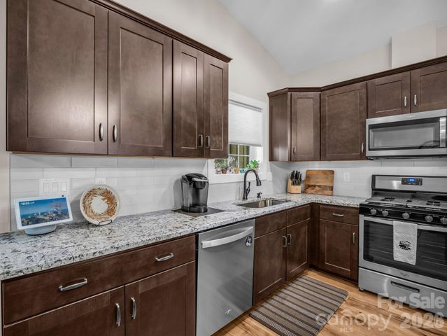 39 Village Overlook Loop, Swannanoa, NC 28778