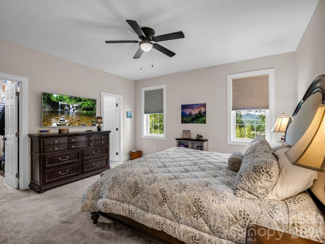 39 Village Overlook Loop, Swannanoa, NC 28778