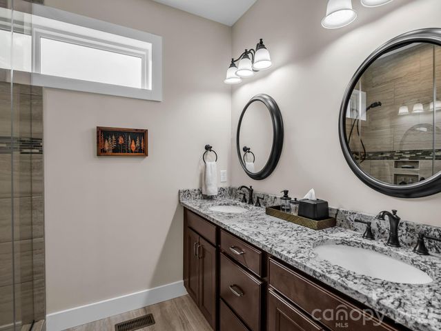 39 Village Overlook Loop, Swannanoa, NC 28778