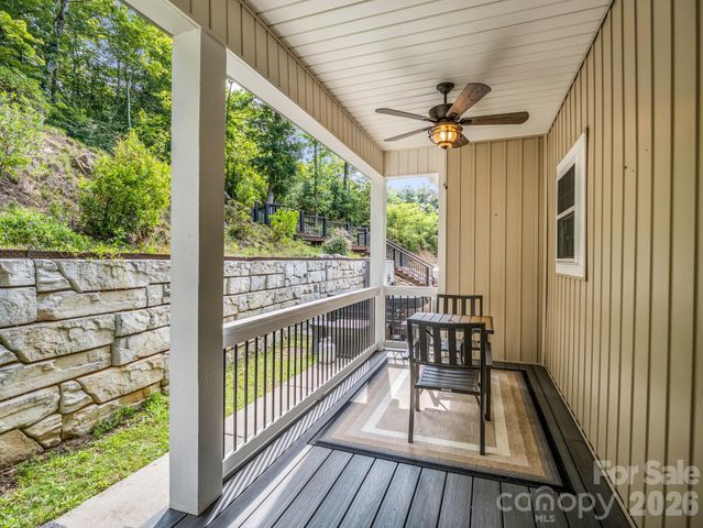 39 Village Overlook Loop, Swannanoa, NC 28778