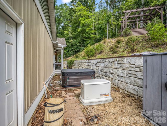39 Village Overlook Loop, Swannanoa, NC 28778