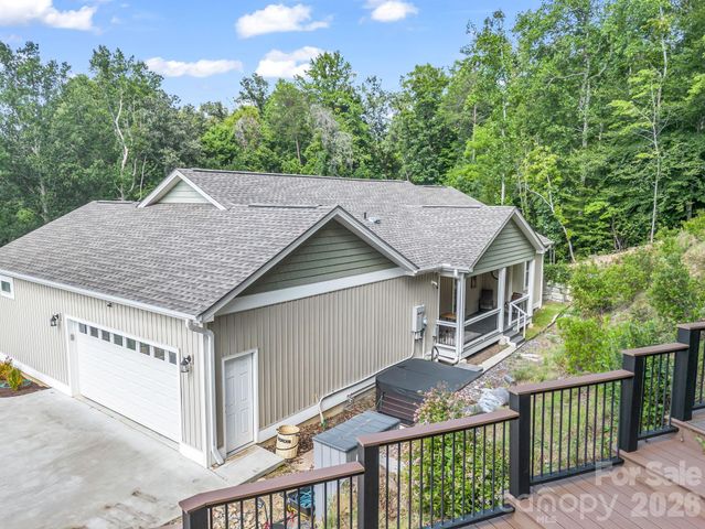 39 Village Overlook Loop, Swannanoa, NC 28778