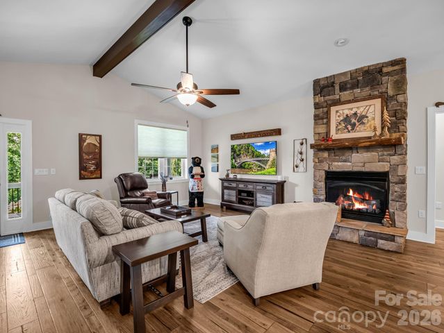 39 Village Overlook Loop, Swannanoa, NC 28778